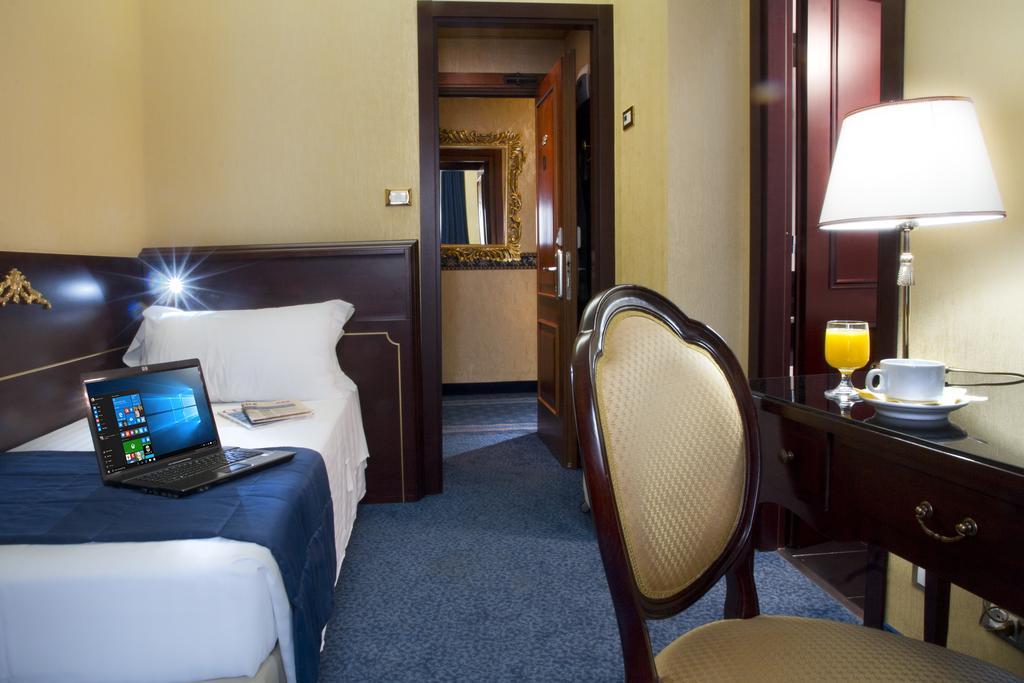 Mondial Отель 4*