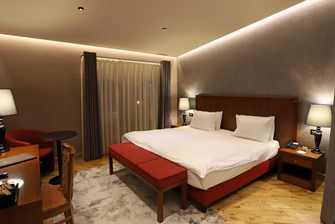 Hotel Mondial Tirana